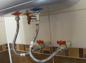 Подключение накопительного водонагревателя в Малоярославце